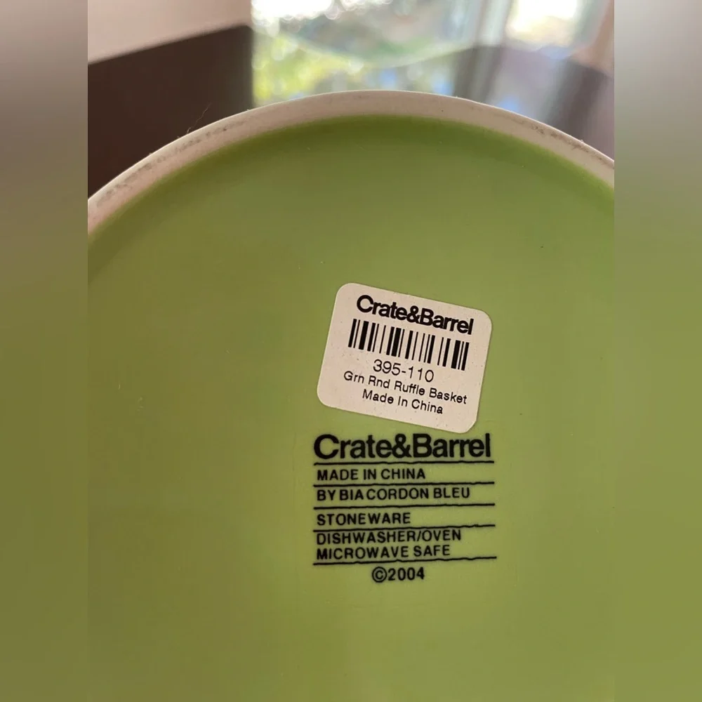 Crate&Barrel Vintage 2004 Green Stoneware Ruffle Basket Set of three items NWT